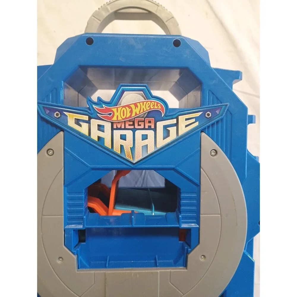 Hot Wheels Mega Garage  Playset Carry Case Storage core replacement only